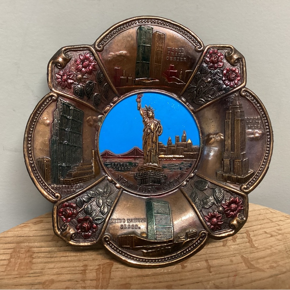 🟠 Vintage - New York Metal Crafted Ashtray / Dish / Souvenir - Made In Japan